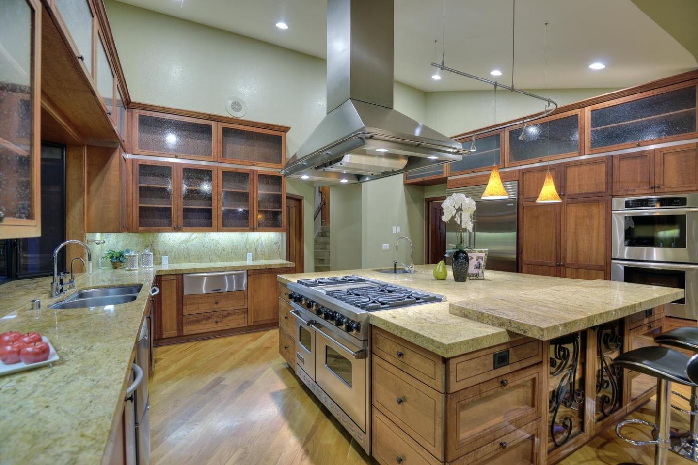 Detail Gallery Image 14 of 61 For 15345 Bohlman Rd, Saratoga,  CA 95070 - 5 Beds | 6/1 Baths