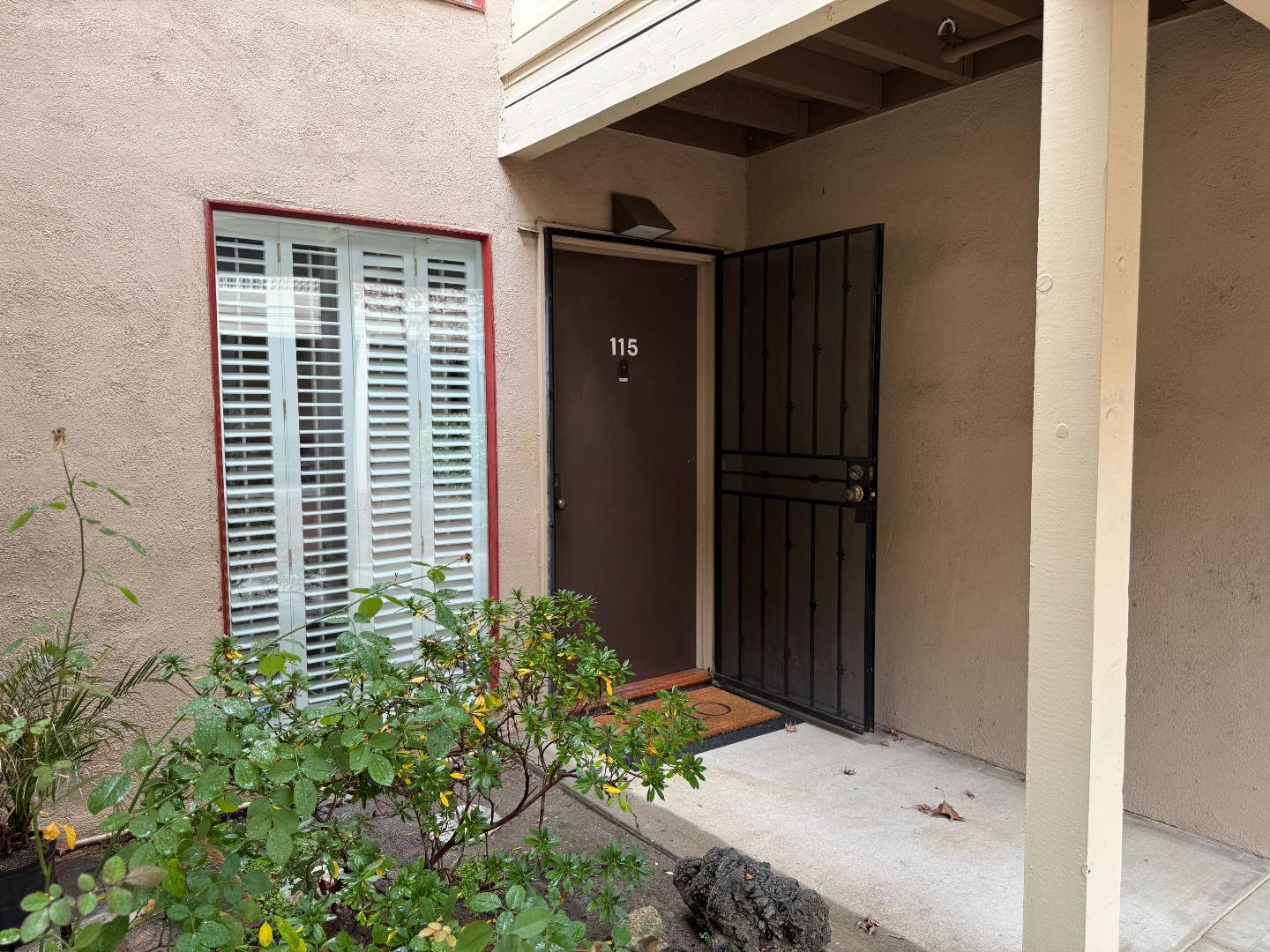 Detail Gallery Image 5 of 41 For 443 Alberto Way #B115,  Los Gatos,  CA 95032 - 2 Beds | 2 Baths