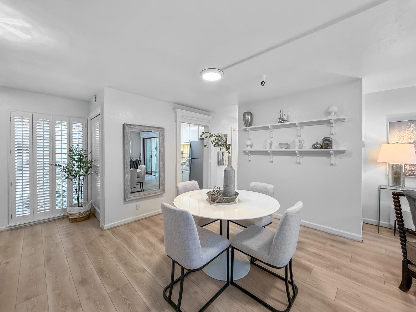 Detail Gallery Image 7 of 41 For 443 Alberto Way #B115,  Los Gatos,  CA 95032 - 2 Beds | 2 Baths