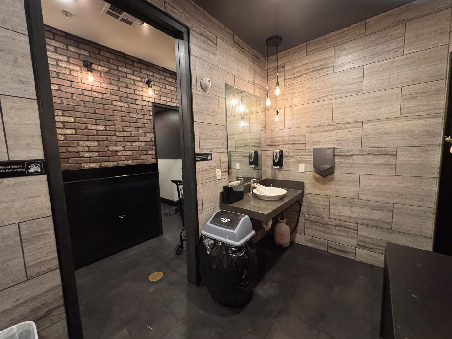 Detail Gallery Image 10 of 12 For 2693 Stoneridge Dr #103,  Pleasanton,  CA 94588 - – Beds | – Baths