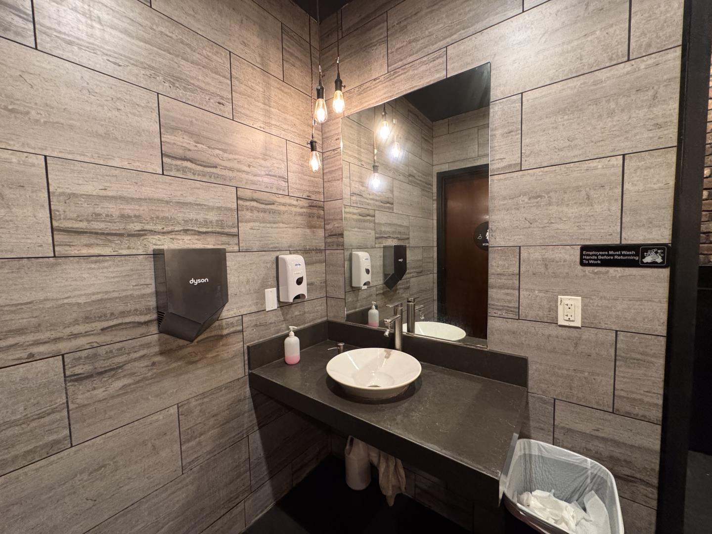 Detail Gallery Image 9 of 12 For 2693 Stoneridge Dr #103,  Pleasanton,  CA 94588 - – Beds | – Baths