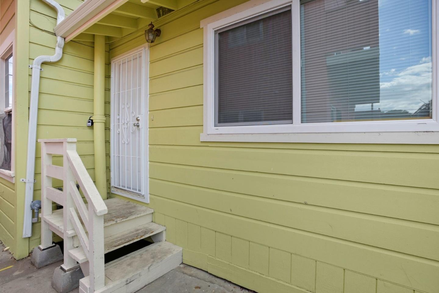 Detail Gallery Image 2 of 21 For 210 N Delaware St, San Mateo,  CA 94401 - 2 Beds | 2 Baths