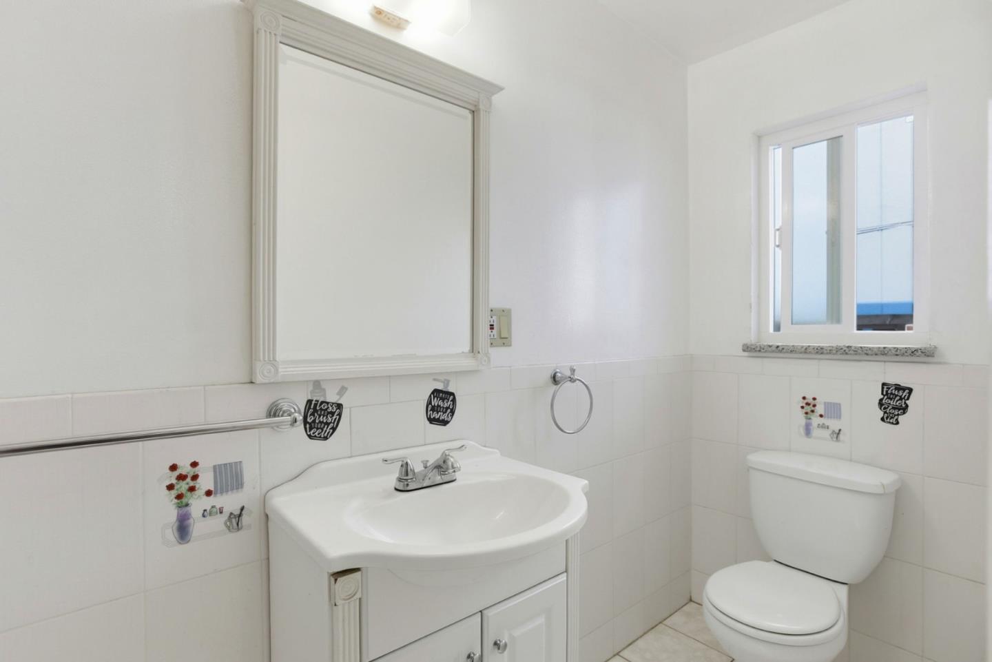 Detail Gallery Image 4 of 21 For 210 N Delaware St, San Mateo,  CA 94401 - 2 Beds | 2 Baths