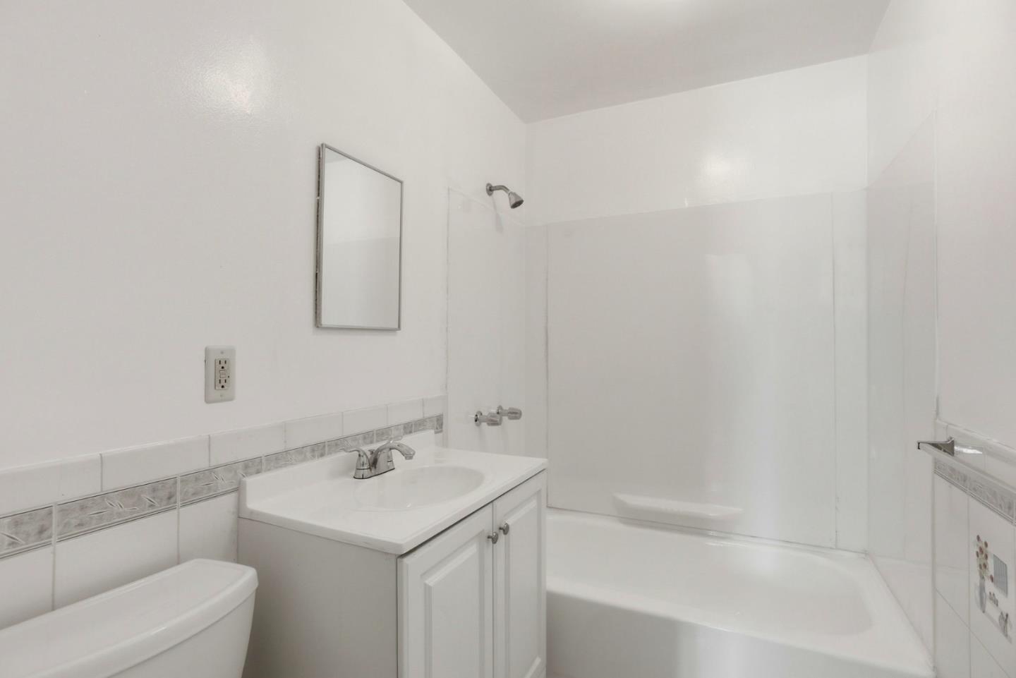 Detail Gallery Image 9 of 21 For 210 N Delaware St, San Mateo,  CA 94401 - 2 Beds | 2 Baths