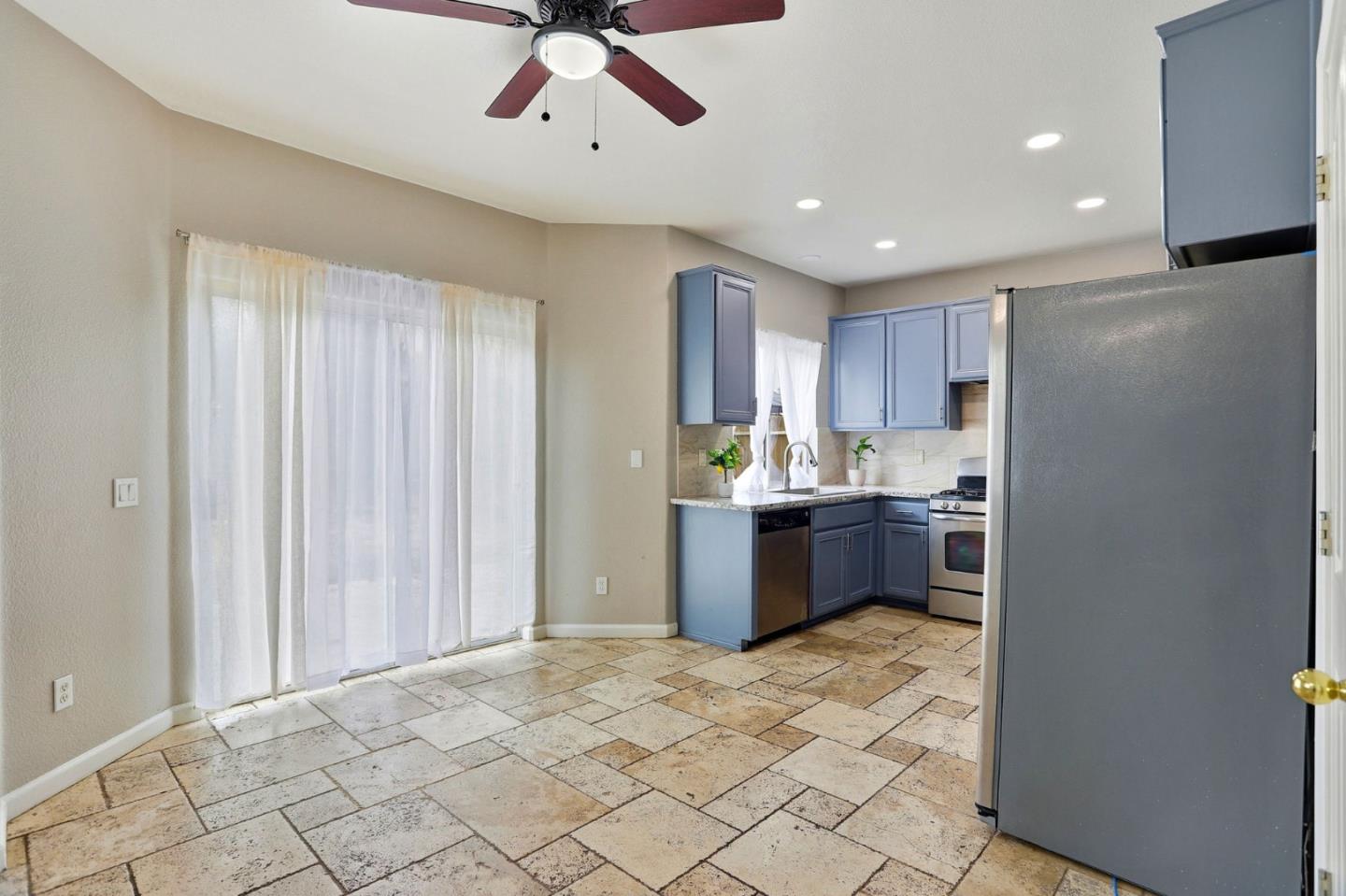 Detail Gallery Image 10 of 50 For 1800 W Graf Rd, Hollister,  CA 95023 - 4 Beds | 3 Baths