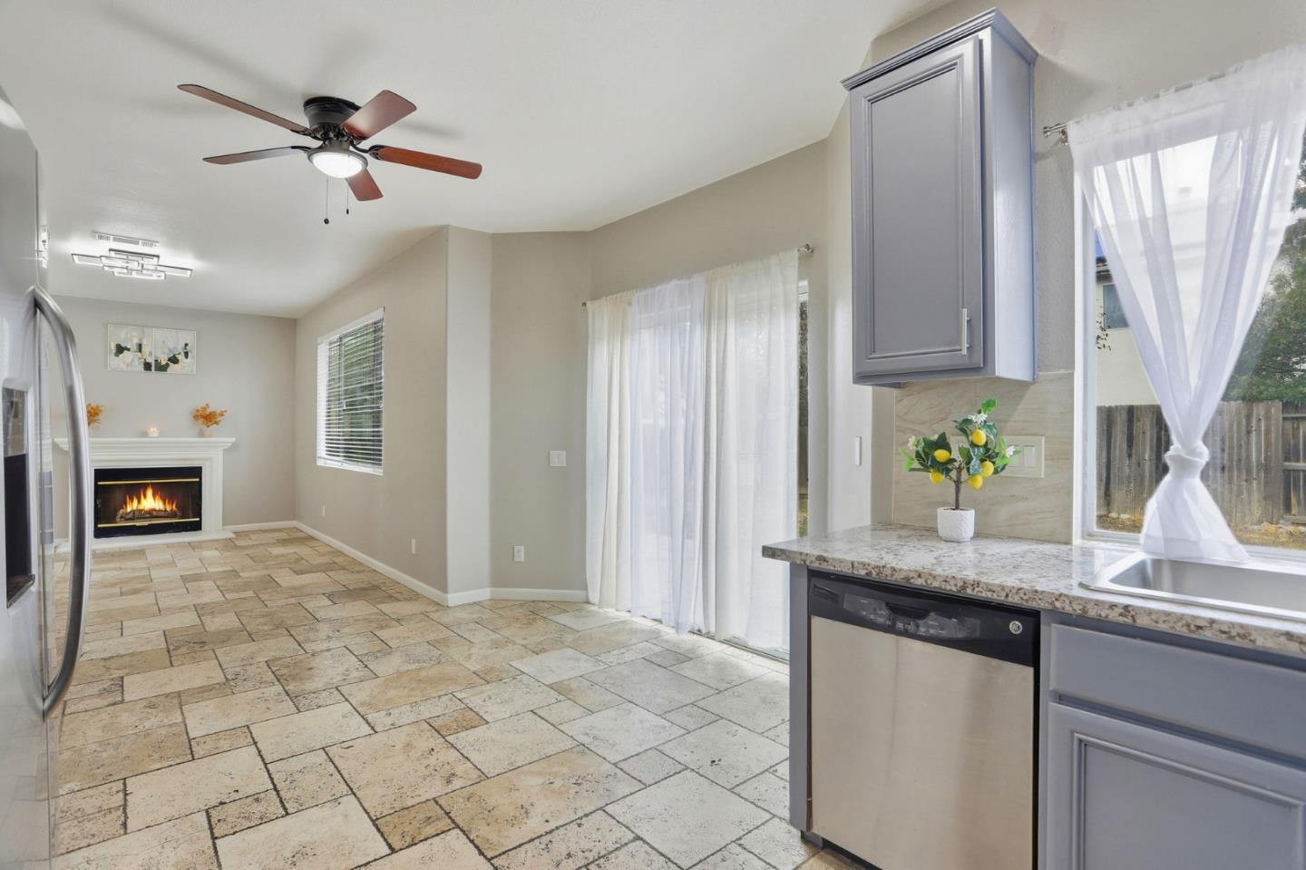 Detail Gallery Image 11 of 50 For 1800 W Graf Rd, Hollister,  CA 95023 - 4 Beds | 3 Baths