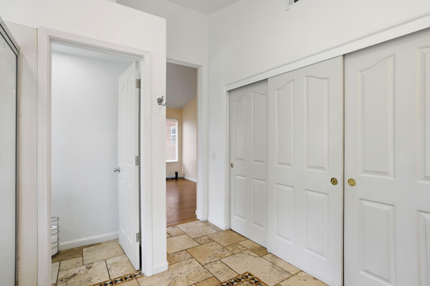 Detail Gallery Image 19 of 50 For 1800 W Graf Rd, Hollister,  CA 95023 - 4 Beds | 3 Baths