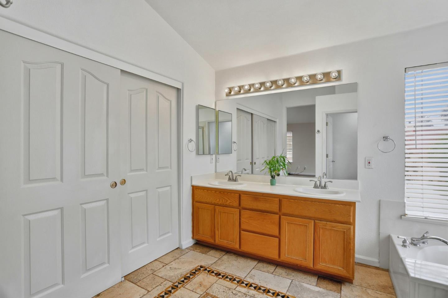 Detail Gallery Image 39 of 50 For 1800 W Graf Rd, Hollister,  CA 95023 - 4 Beds | 3 Baths