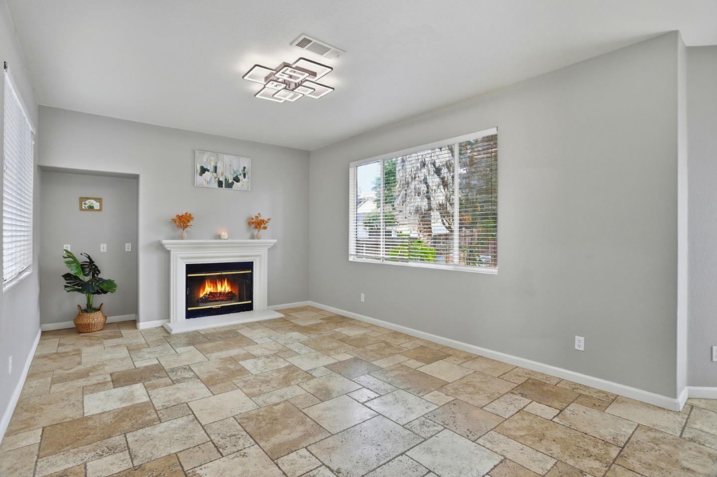 Detail Gallery Image 6 of 50 For 1800 W Graf Rd, Hollister,  CA 95023 - 4 Beds | 3 Baths