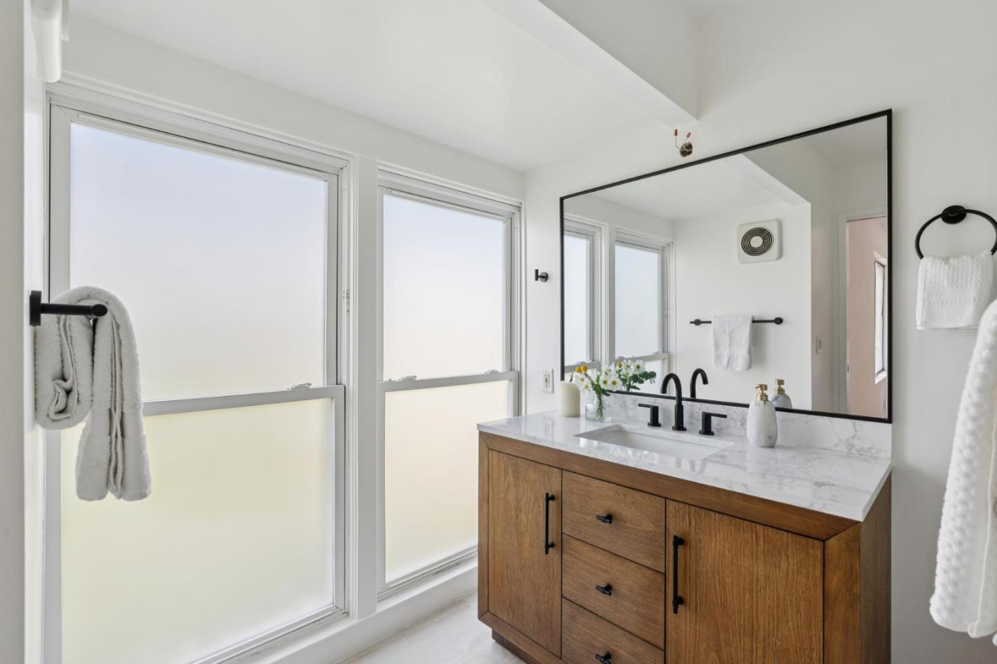 Detail Gallery Image 22 of 47 For 93 Caribe Isle, Novato,  CA 94949 - 3 Beds | 2/1 Baths