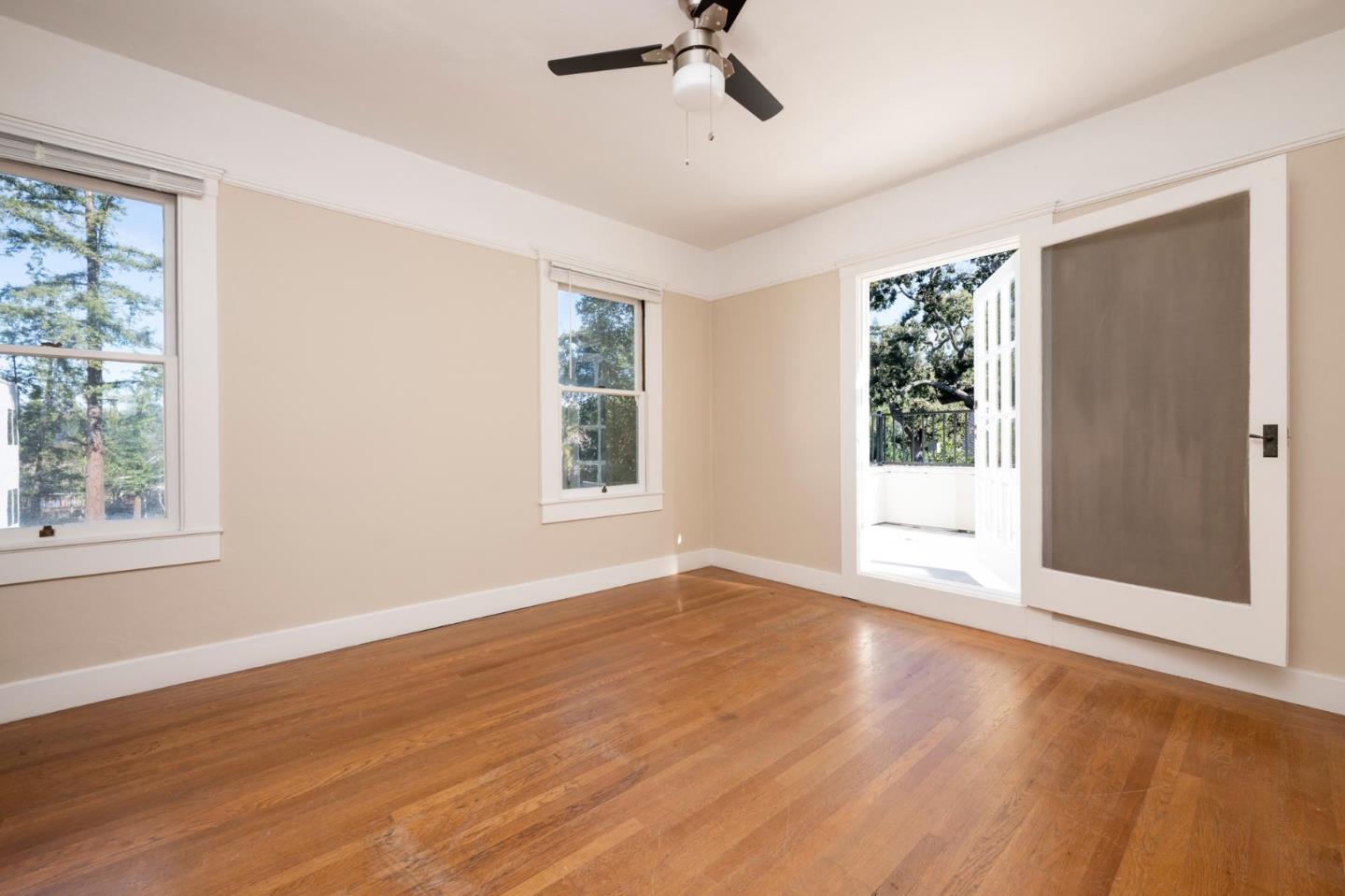 Detail Gallery Image 14 of 25 For 850 Edgewood Rd, Redwood City,  CA 94062 - 5 Beds | 3 Baths