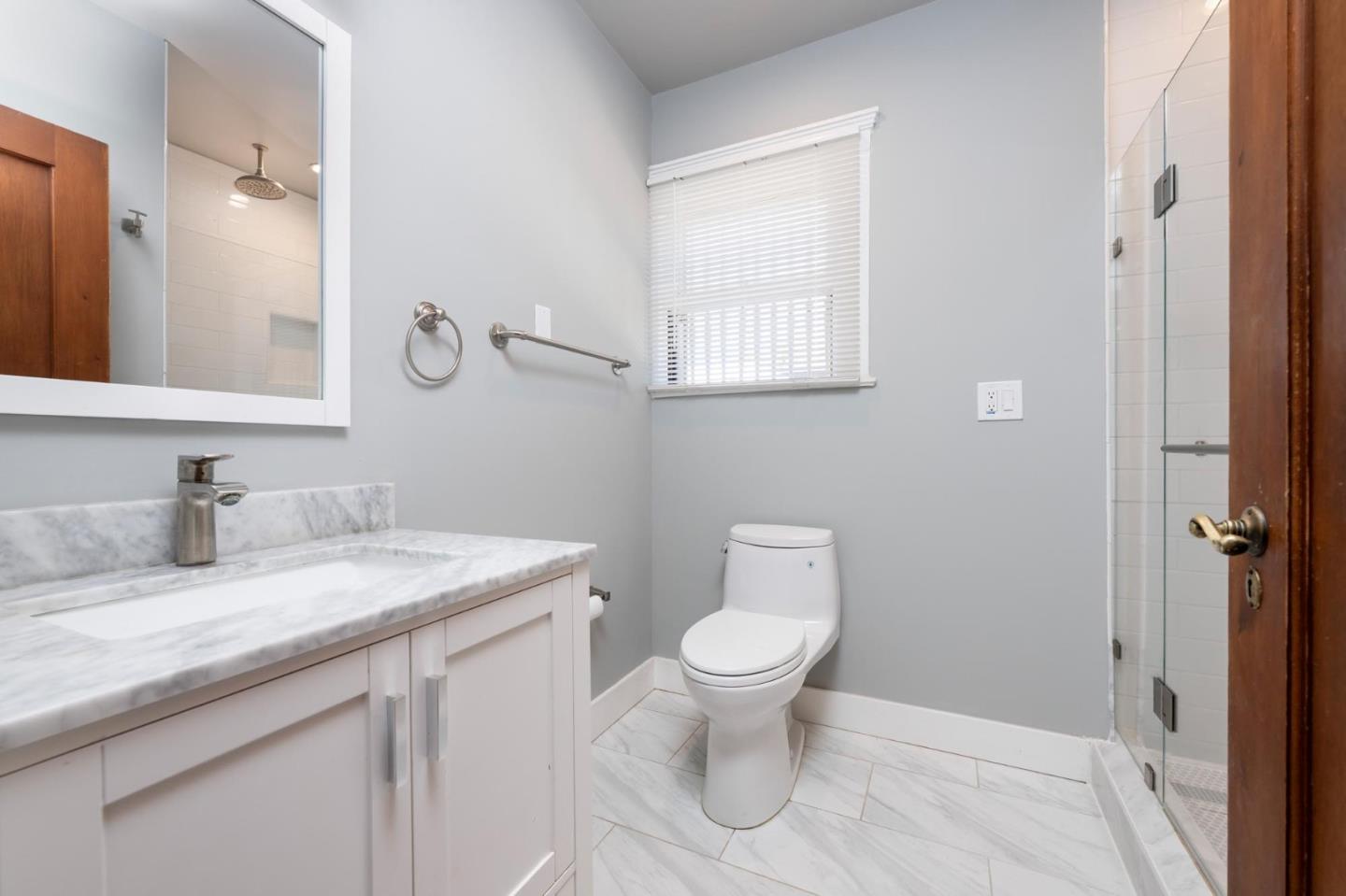 Detail Gallery Image 16 of 25 For 850 Edgewood Rd, Redwood City,  CA 94062 - 5 Beds | 3 Baths