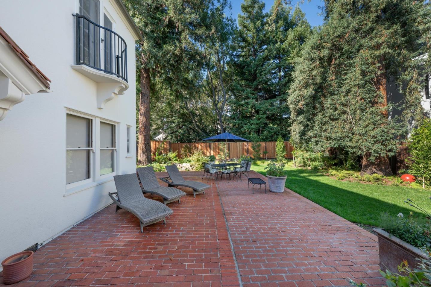 Detail Gallery Image 23 of 25 For 850 Edgewood Rd, Redwood City,  CA 94062 - 5 Beds | 3 Baths