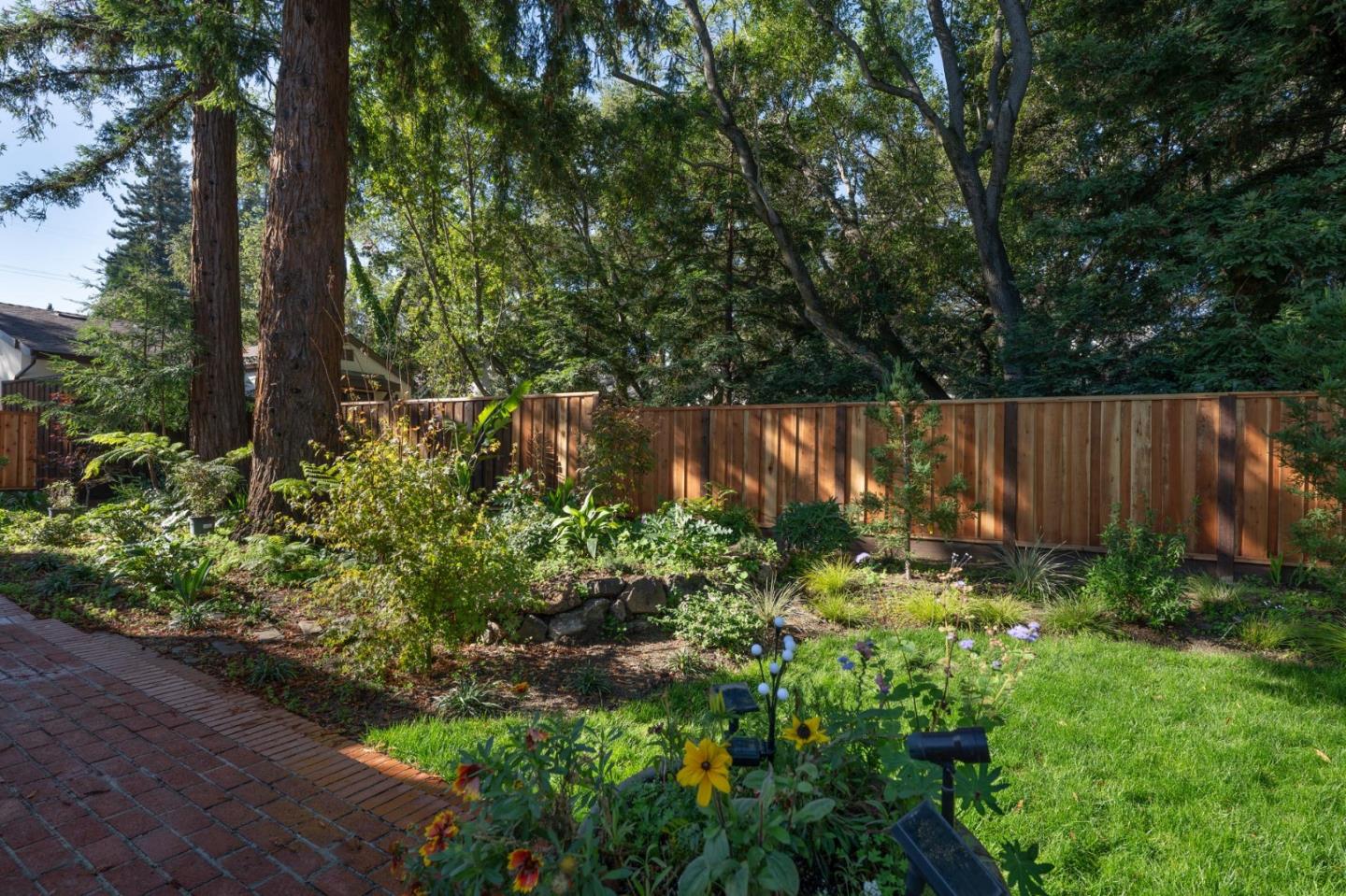 Detail Gallery Image 25 of 25 For 850 Edgewood Rd, Redwood City,  CA 94062 - 5 Beds | 3 Baths