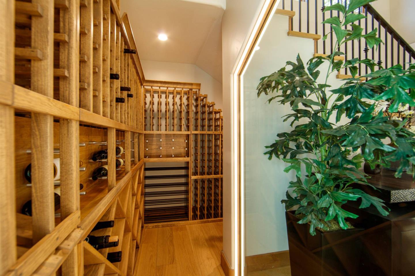 Detail Gallery Image 16 of 102 For 1013 Camino Pablo, San Jose,  CA 95125 - 6 Beds | 4/1 Baths