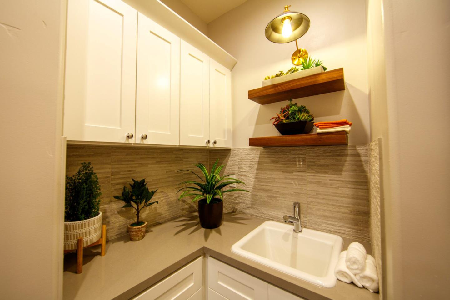 Detail Gallery Image 19 of 102 For 1013 Camino Pablo, San Jose,  CA 95125 - 6 Beds | 4/1 Baths