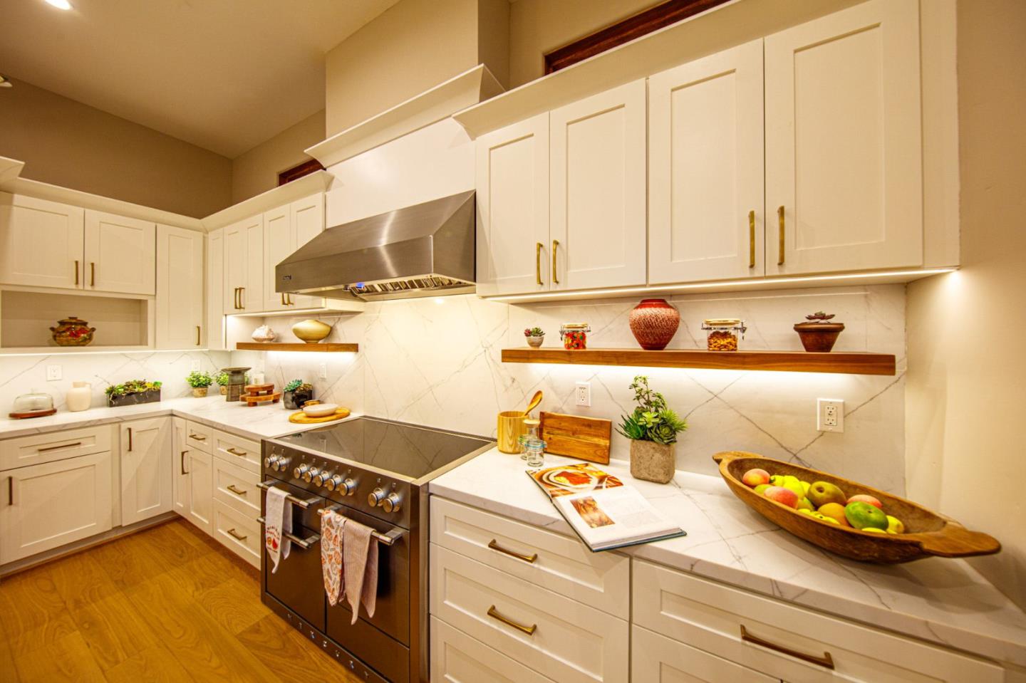 Detail Gallery Image 23 of 102 For 1013 Camino Pablo, San Jose,  CA 95125 - 6 Beds | 4/1 Baths