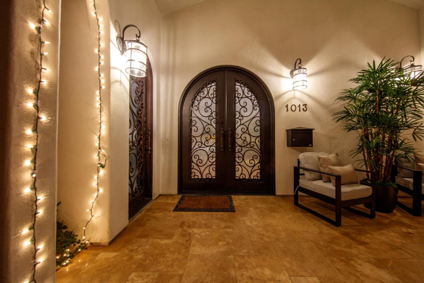 Detail Gallery Image 9 of 102 For 1013 Camino Pablo, San Jose,  CA 95125 - 6 Beds | 4/1 Baths