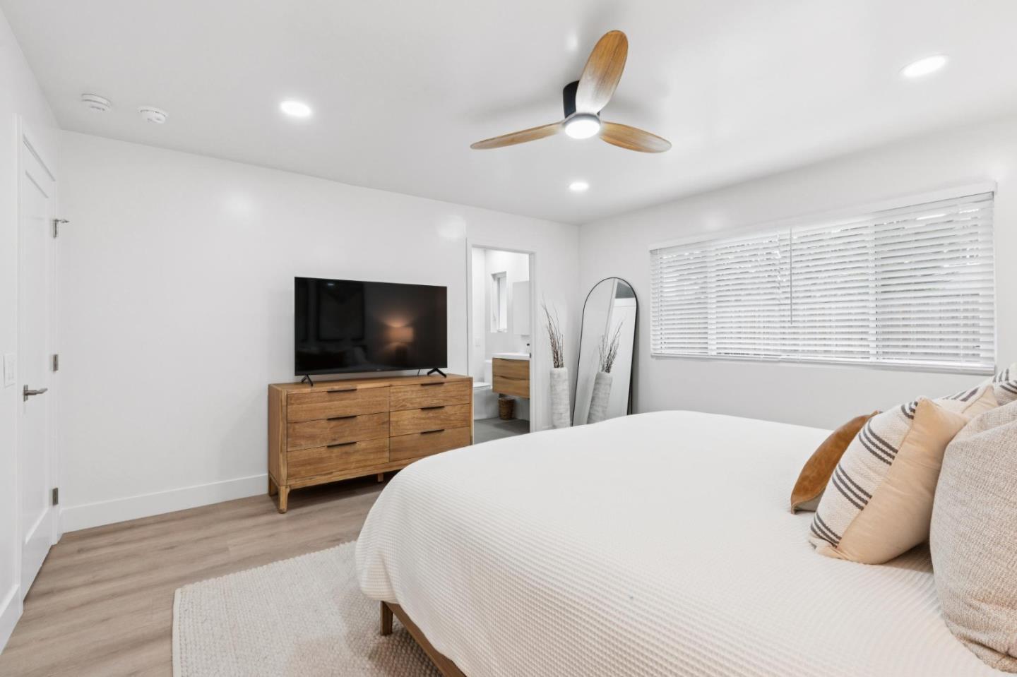 Detail Gallery Image 26 of 53 For 408 Beach Ave, Half Moon Bay,  CA 94019 - 3 Beds | 2 Baths