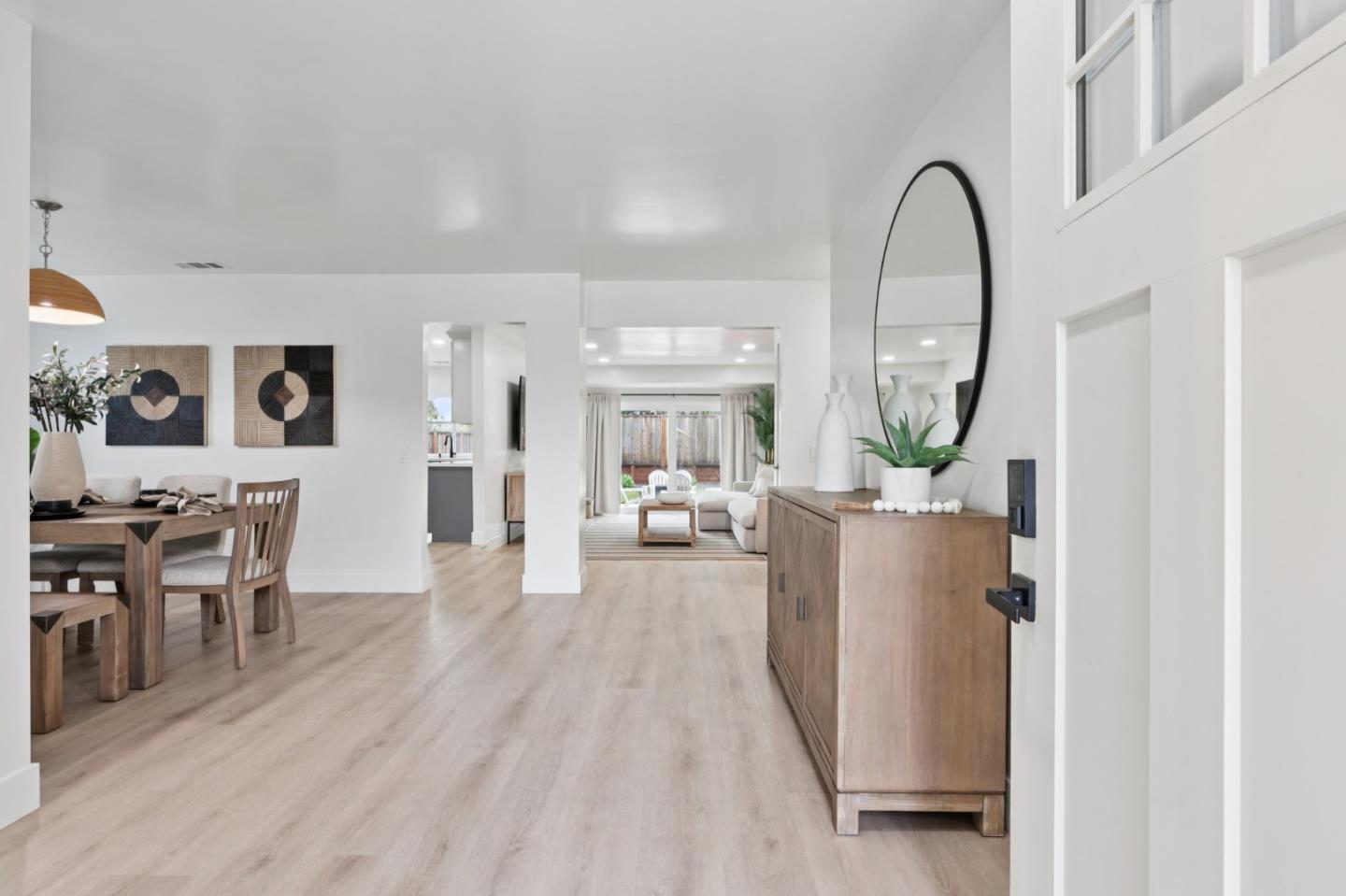 Detail Gallery Image 5 of 53 For 408 Beach Ave, Half Moon Bay,  CA 94019 - 3 Beds | 2 Baths