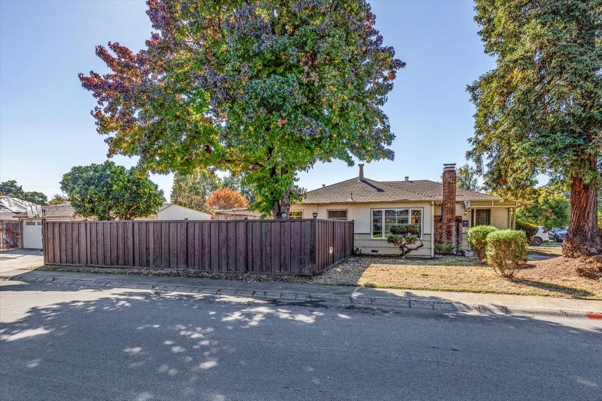 Detail Gallery Image 4 of 34 For 502 Macarthur Ave, San Jose,  CA 95128 - 3 Beds | 1 Baths