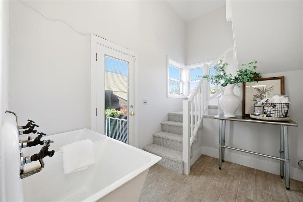 Detail Gallery Image 24 of 78 For 101 Glen Ridge Ave, Los Gatos,  CA 95030 - 6 Beds | 5/1 Baths