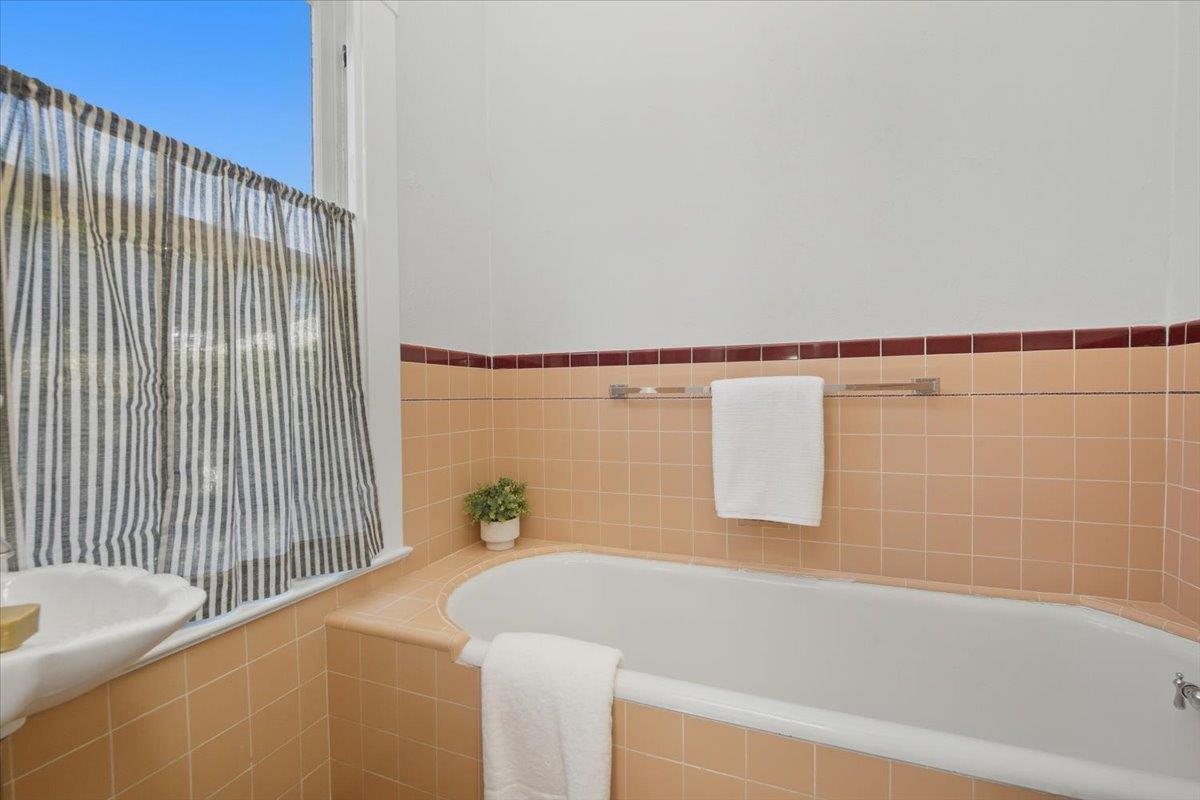 Detail Gallery Image 31 of 78 For 101 Glen Ridge Ave, Los Gatos,  CA 95030 - 6 Beds | 5/1 Baths