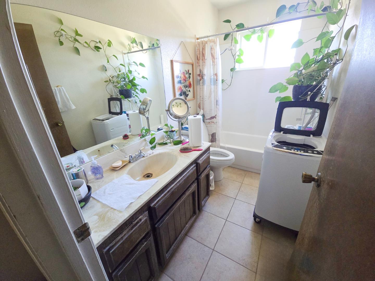 Detail Gallery Image 7 of 8 For 407 Raymond Ave, San Jose,  CA 95128 - – Beds | – Baths