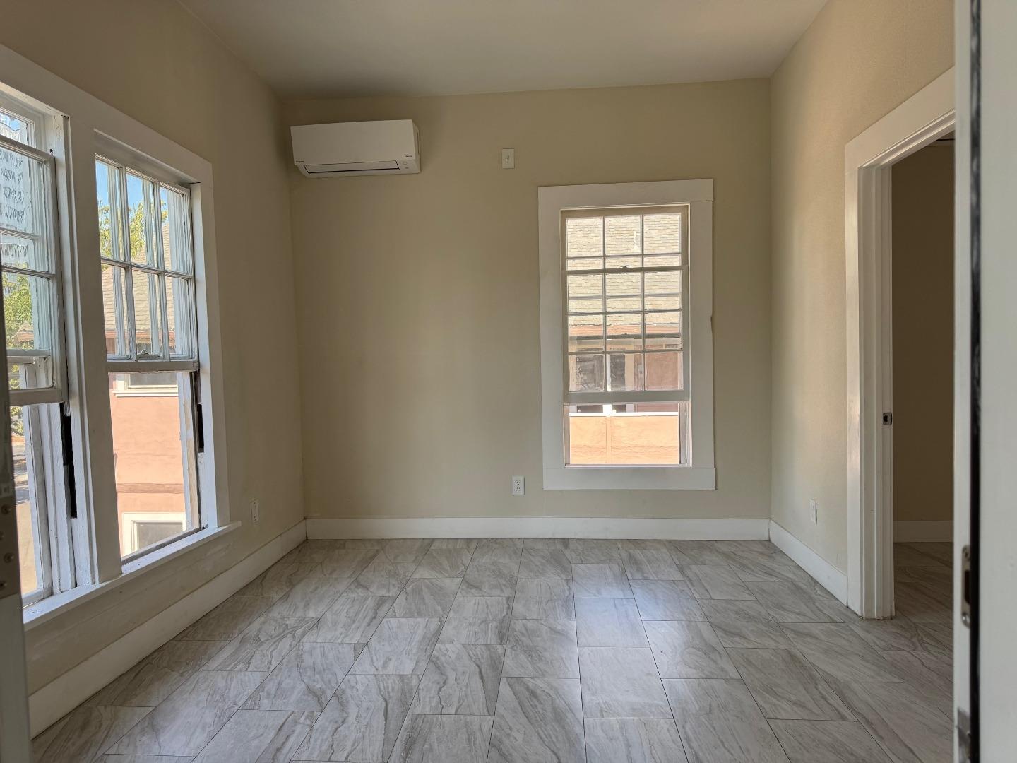 Detail Gallery Image 5 of 10 For 112 George St #1,  San Jose,  CA 95110 - 1 Beds | 1 Baths