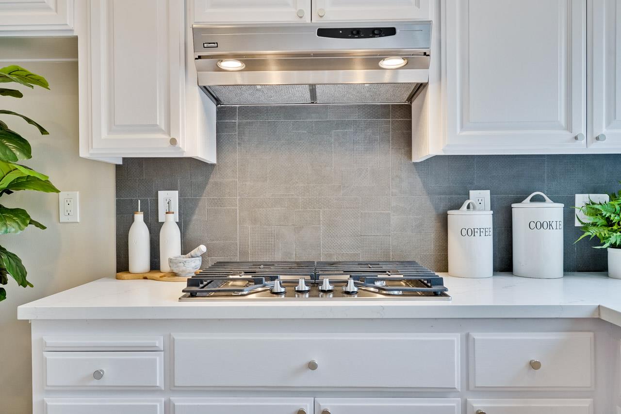 Detail Gallery Image 16 of 53 For 5887 Amapola Dr, San Jose,  CA 95129 - 5 Beds | 3 Baths