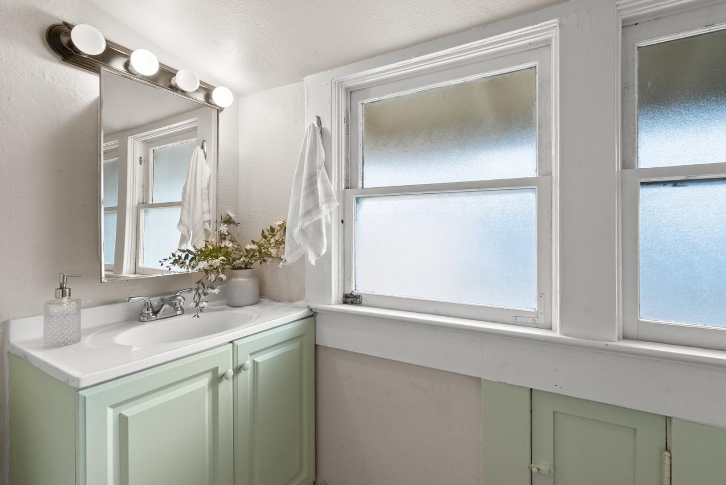 Detail Gallery Image 23 of 42 For 223 Routier St, Santa Cruz,  CA 95060 - 4 Beds | 2 Baths