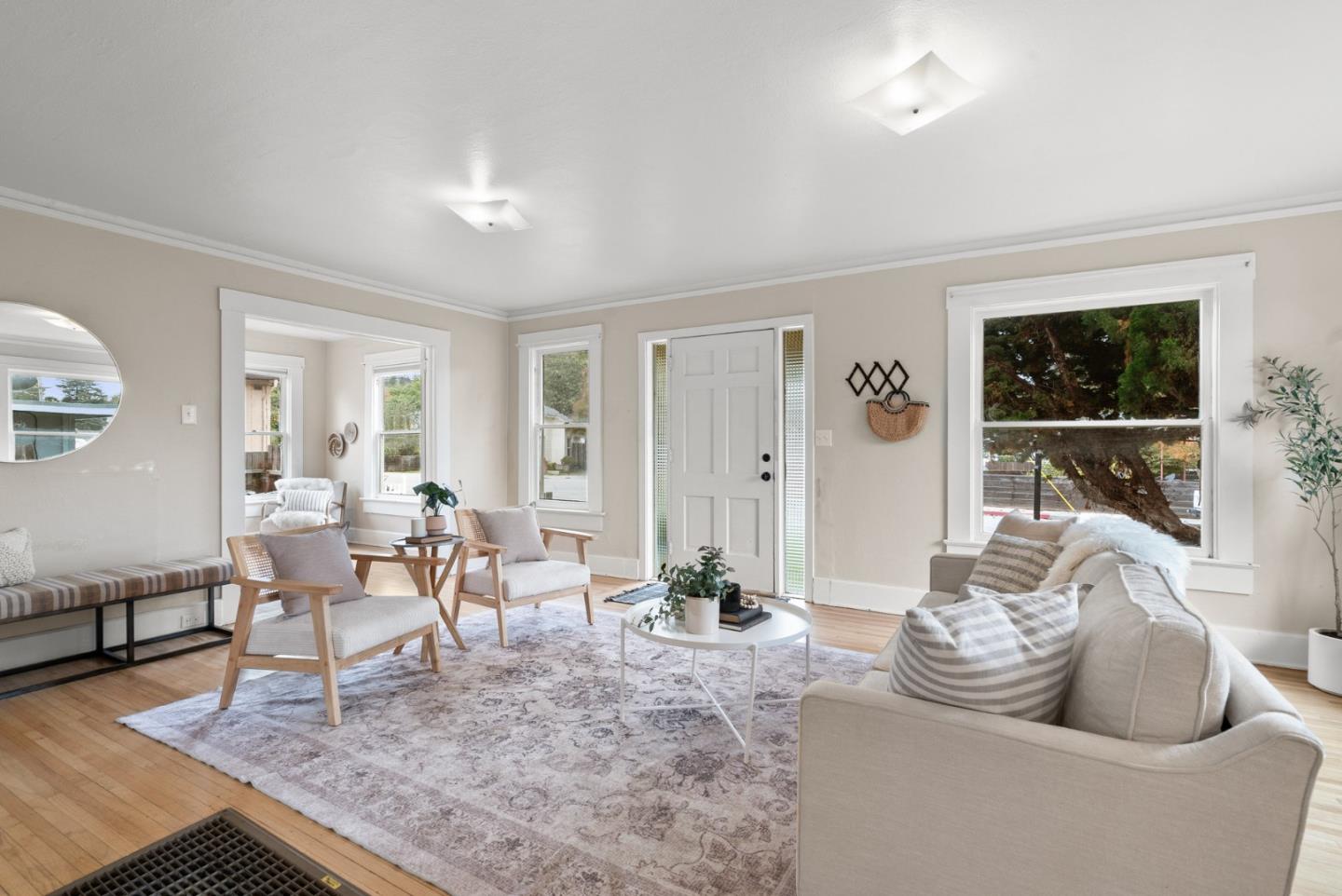 Detail Gallery Image 4 of 42 For 223 Routier St, Santa Cruz,  CA 95060 - 4 Beds | 2 Baths