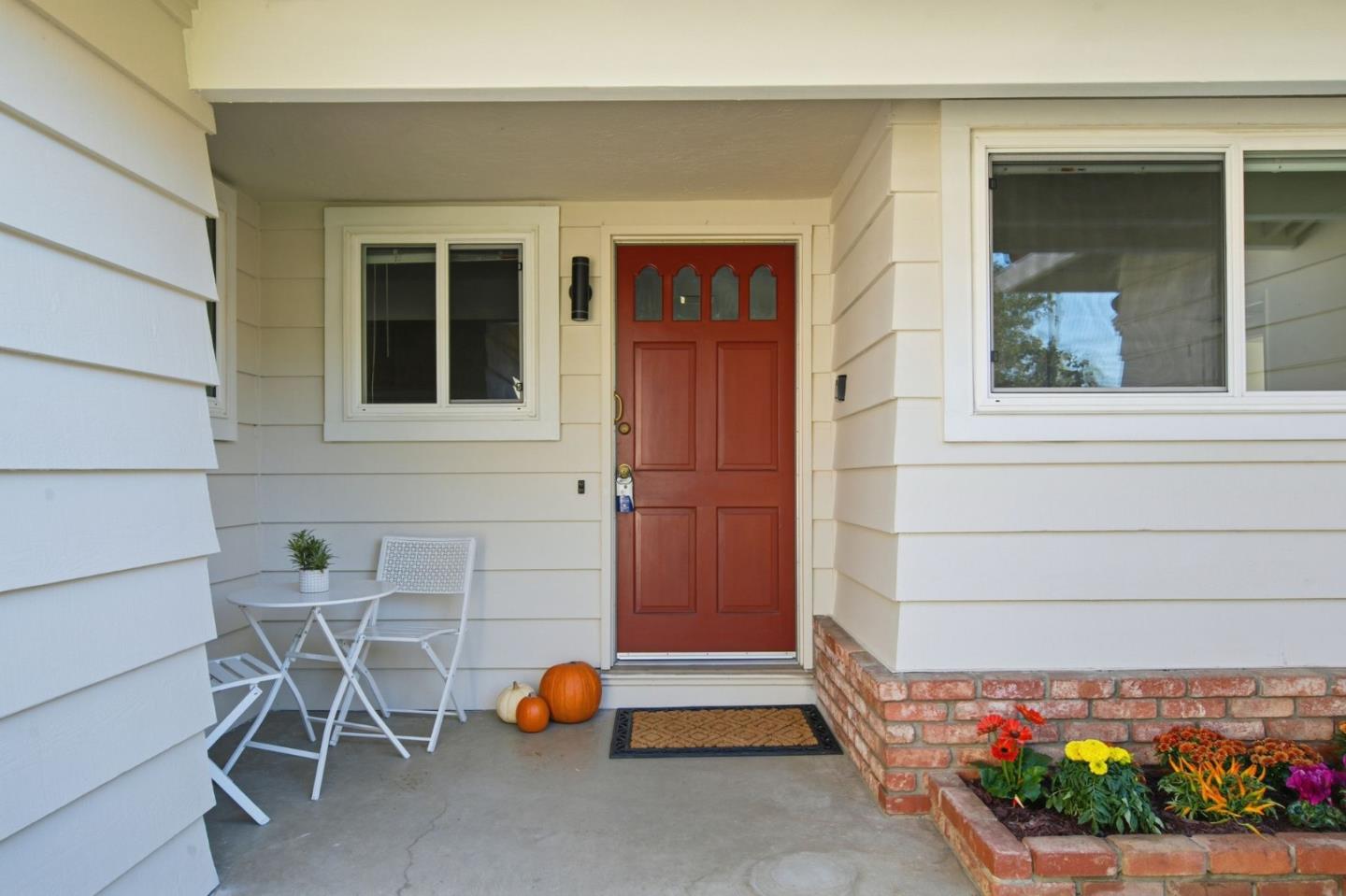 Detail Gallery Image 3 of 46 For 2536 Malaga Dr, San Jose,  CA 95125 - 4 Beds | 2/1 Baths