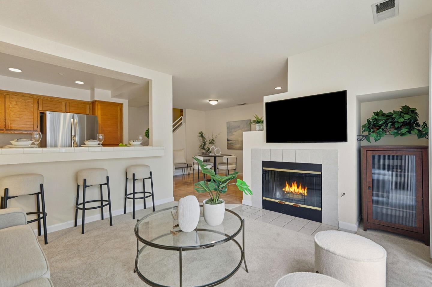 Detail Gallery Image 3 of 16 For 6945 Rodling Dr #C,  San Jose,  CA 95138 - 2 Beds | 2/1 Baths