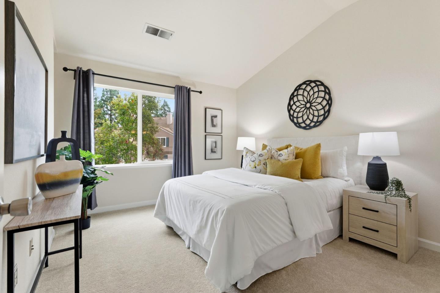 Detail Gallery Image 6 of 16 For 6945 Rodling Dr #C,  San Jose,  CA 95138 - 2 Beds | 2/1 Baths