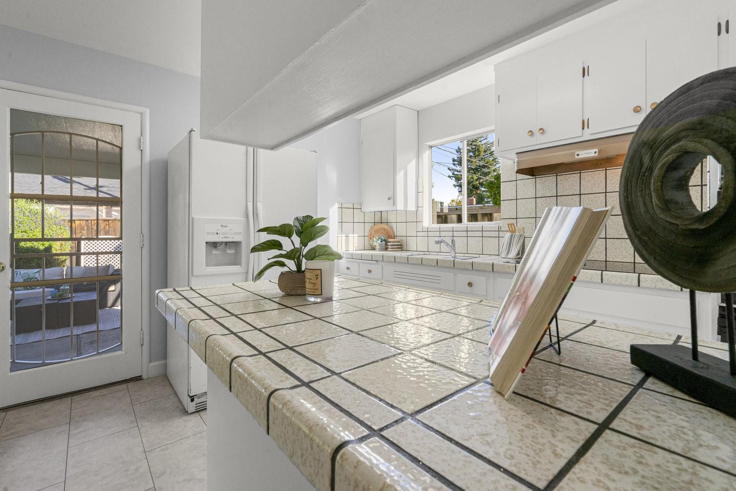 Detail Gallery Image 24 of 54 For 2476 Le Bain Dr, San Jose,  CA 95130 - 4 Beds | 2 Baths