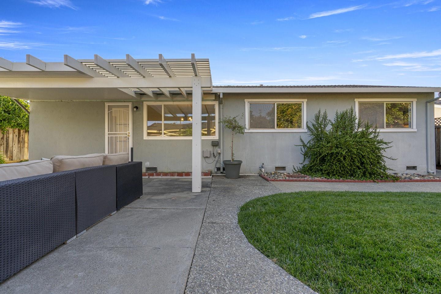 Detail Gallery Image 46 of 54 For 2476 Le Bain Dr, San Jose,  CA 95130 - 4 Beds | 2 Baths