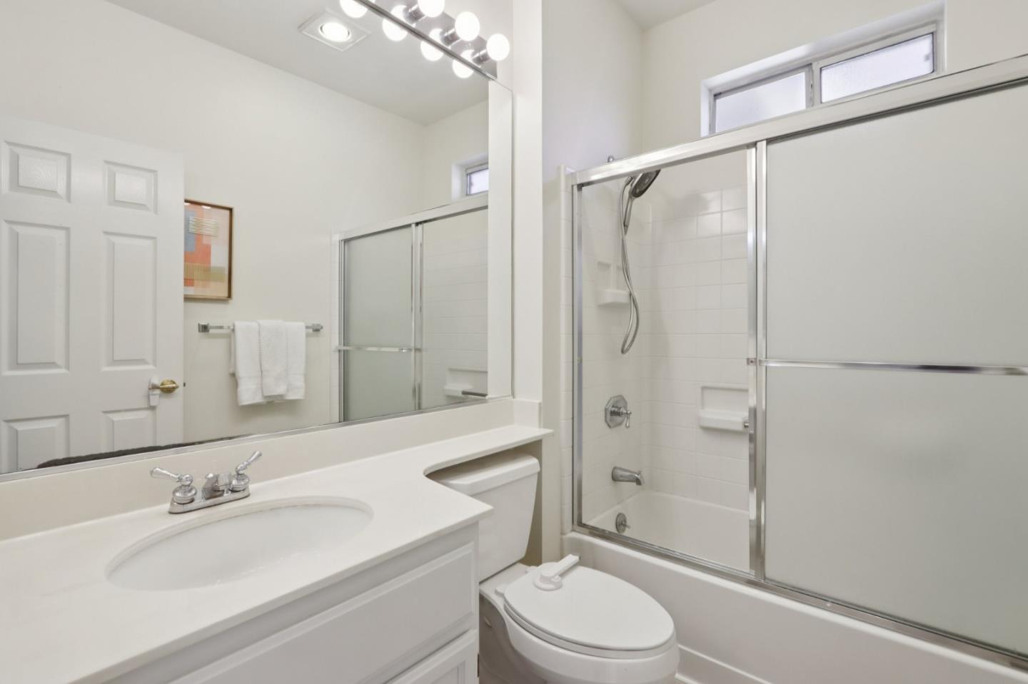 Detail Gallery Image 26 of 45 For 2508 Hastings Shore Ln, Redwood City,  CA 94065 - 2 Beds | 2 Baths