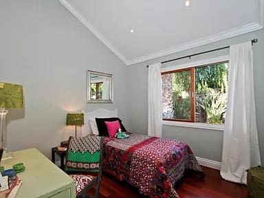 Detail Gallery Image 18 of 27 For 1423 Nilda Ave, Mountain View,  CA 94040 - 4 Beds | 2/1 Baths