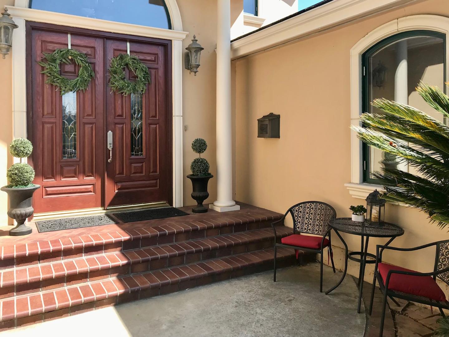 Detail Gallery Image 3 of 27 For 1423 Nilda Ave, Mountain View,  CA 94040 - 4 Beds | 2/1 Baths