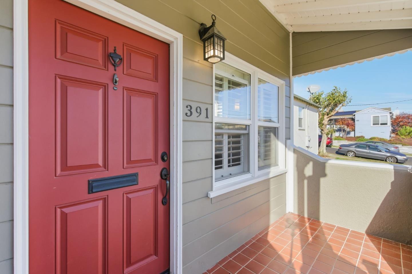 Detail Gallery Image 3 of 28 For 391 Hazel Ave, San Bruno,  CA 94066 - 2 Beds | 1/1 Baths