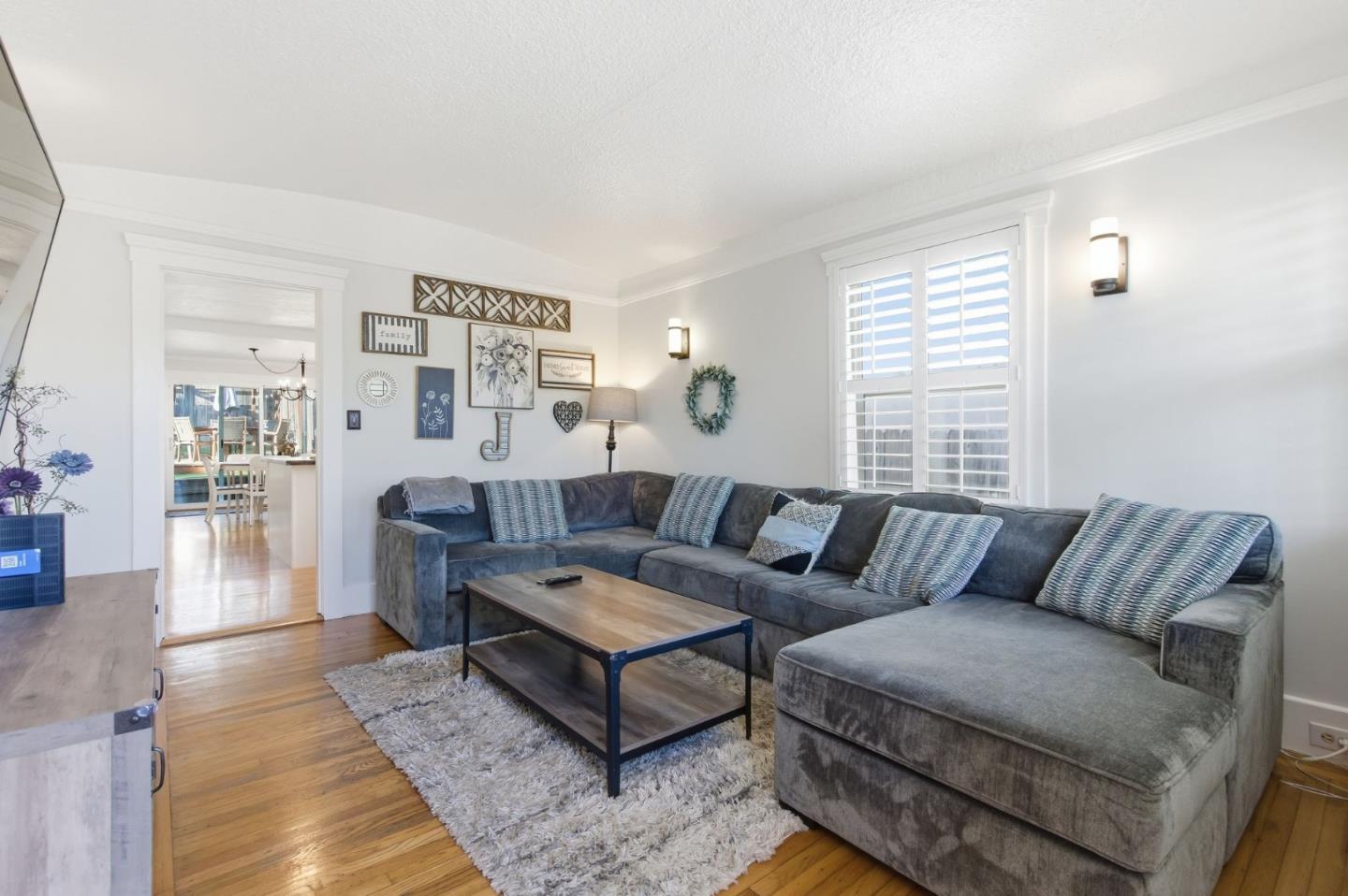 Detail Gallery Image 4 of 28 For 391 Hazel Ave, San Bruno,  CA 94066 - 2 Beds | 1/1 Baths