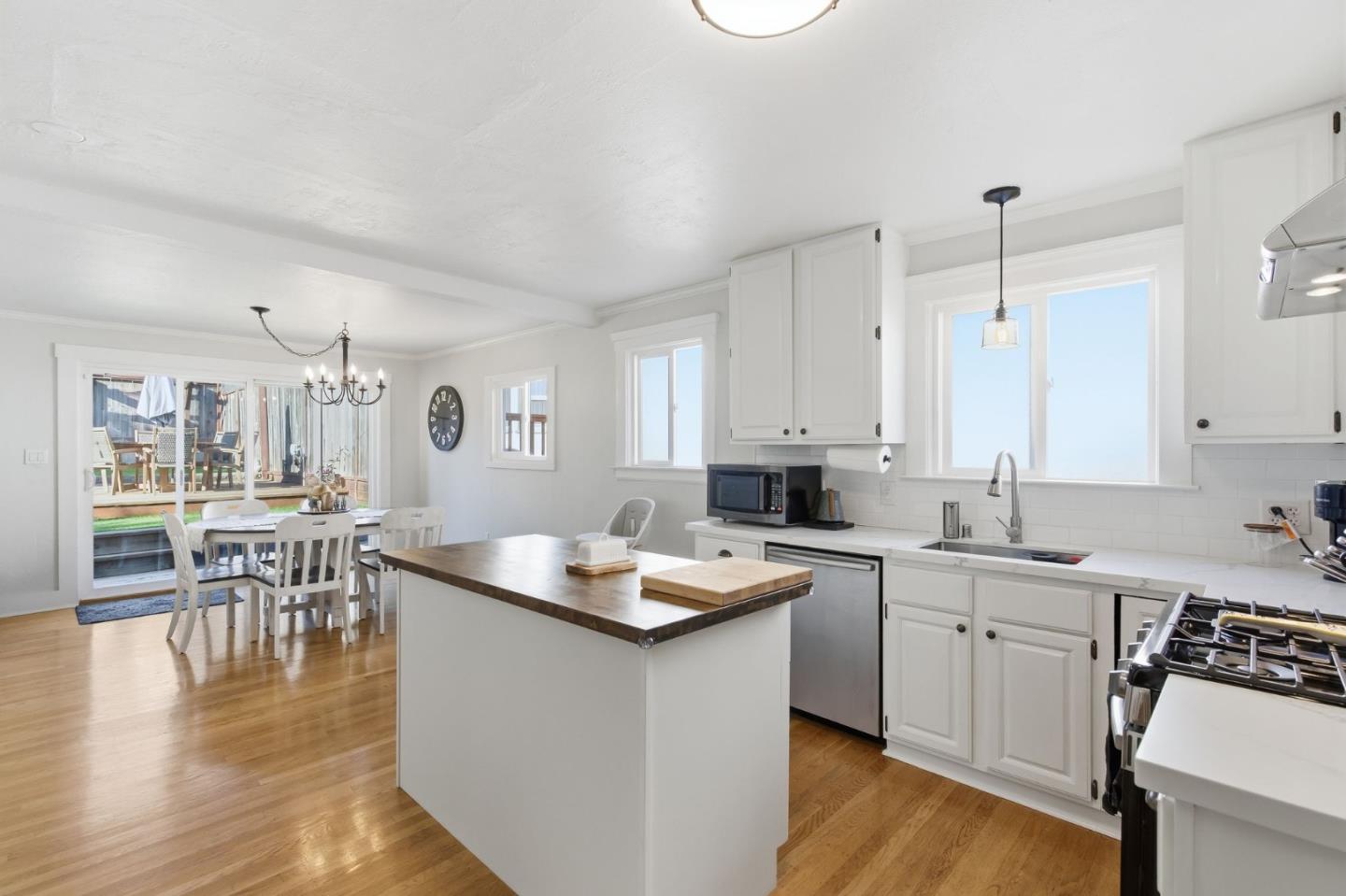 Detail Gallery Image 7 of 28 For 391 Hazel Ave, San Bruno,  CA 94066 - 2 Beds | 1/1 Baths