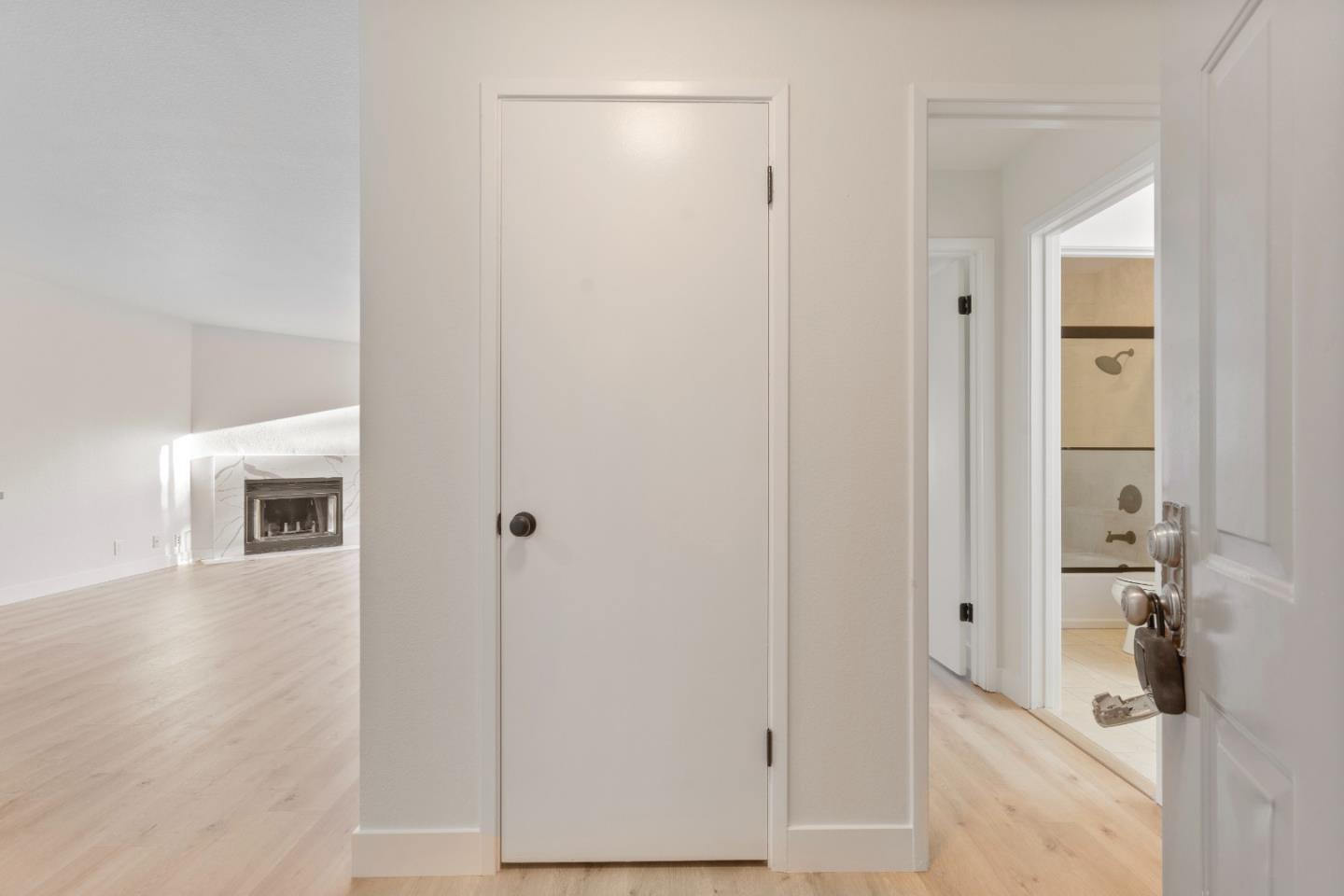 Detail Gallery Image 16 of 26 For 2348 La Terrace Cir, San Jose,  CA 95123 - 2 Beds | 2 Baths