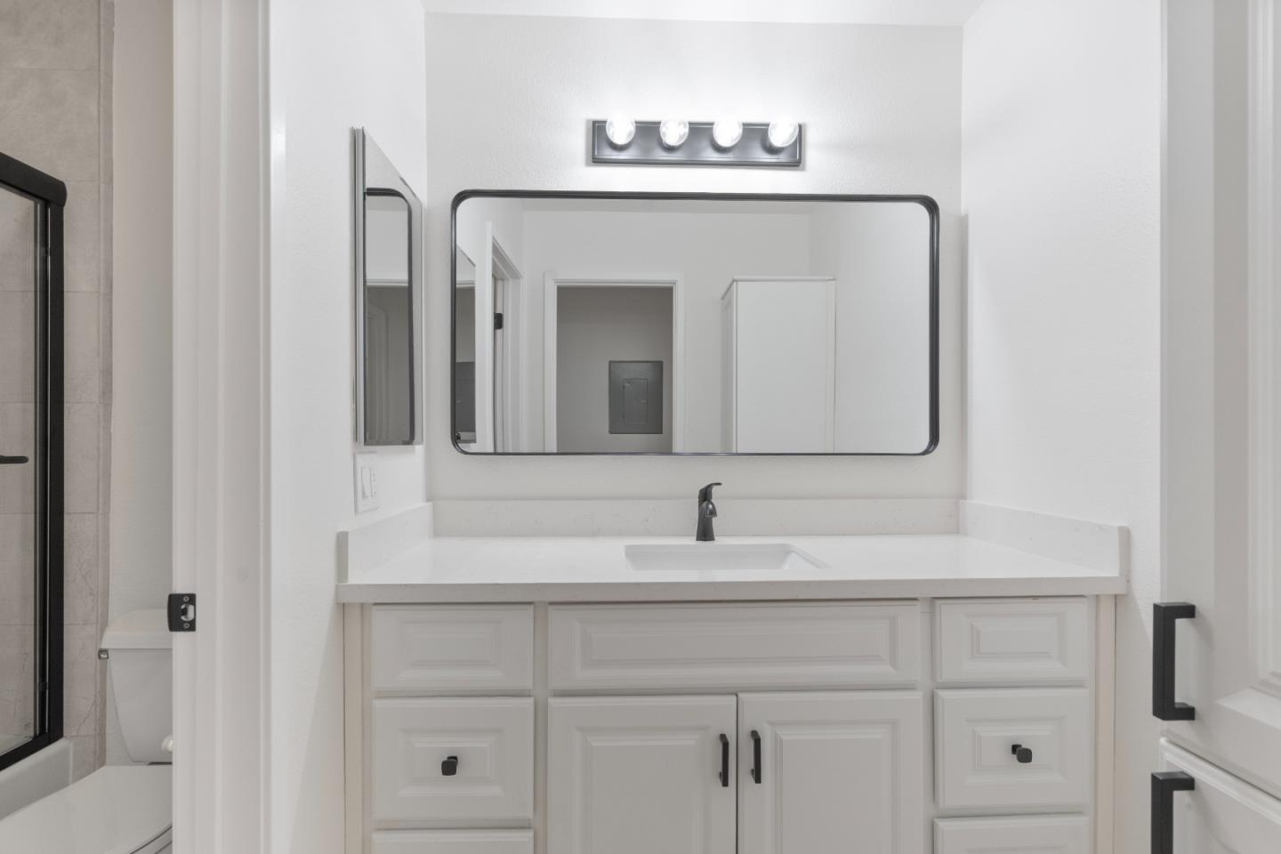 Detail Gallery Image 20 of 26 For 2348 La Terrace Cir, San Jose,  CA 95123 - 2 Beds | 2 Baths