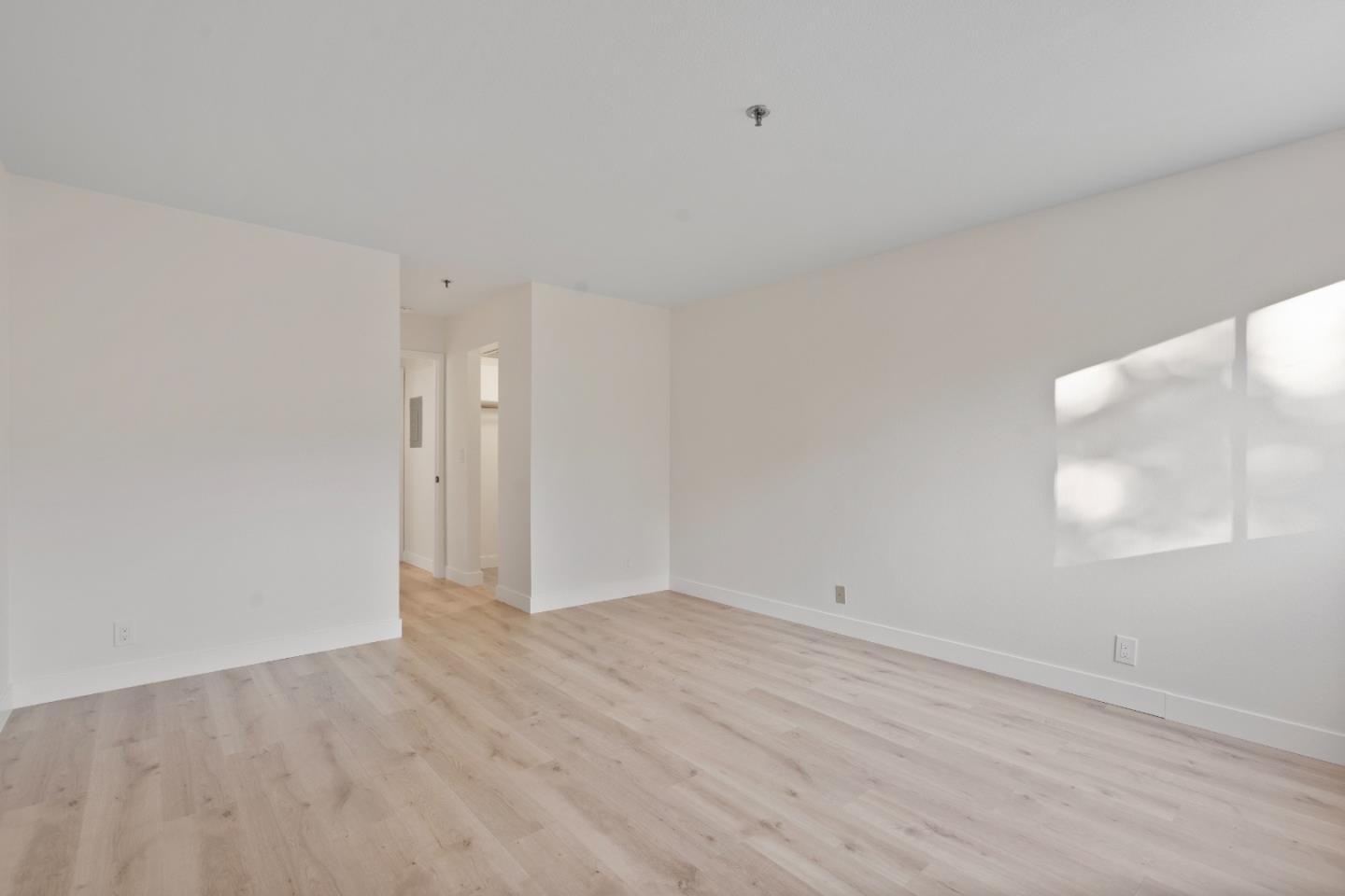 Detail Gallery Image 22 of 26 For 2348 La Terrace Cir, San Jose,  CA 95123 - 2 Beds | 2 Baths