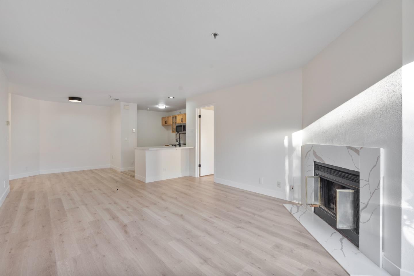 Detail Gallery Image 9 of 26 For 2348 La Terrace Cir, San Jose,  CA 95123 - 2 Beds | 2 Baths