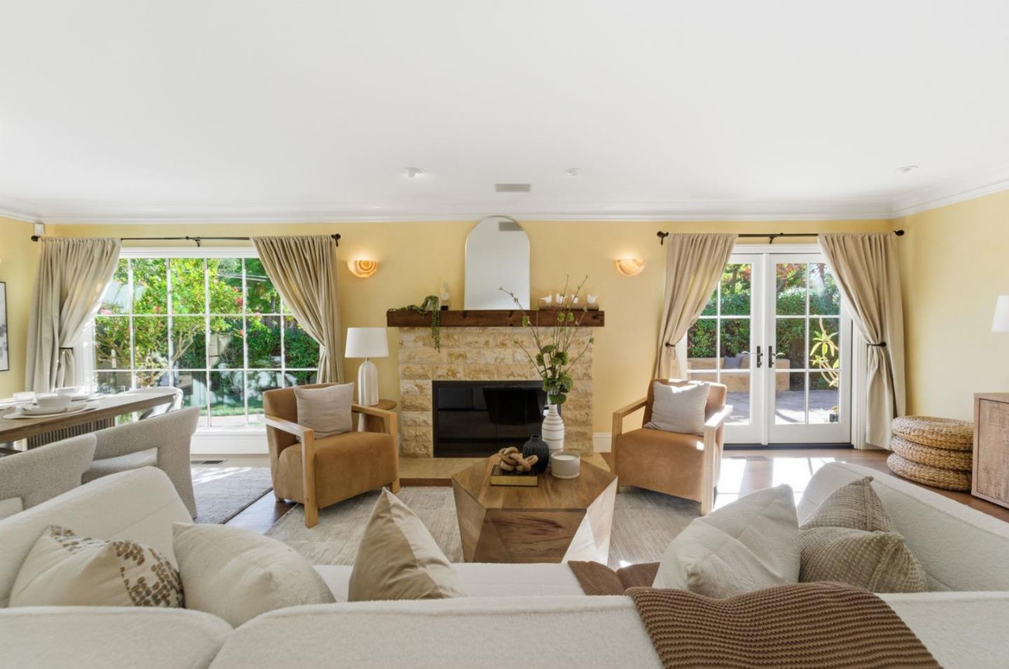 Detail Gallery Image 11 of 63 For 16100 Jasmine Way, Los Gatos,  CA 95032 - 6 Beds | 5 Baths