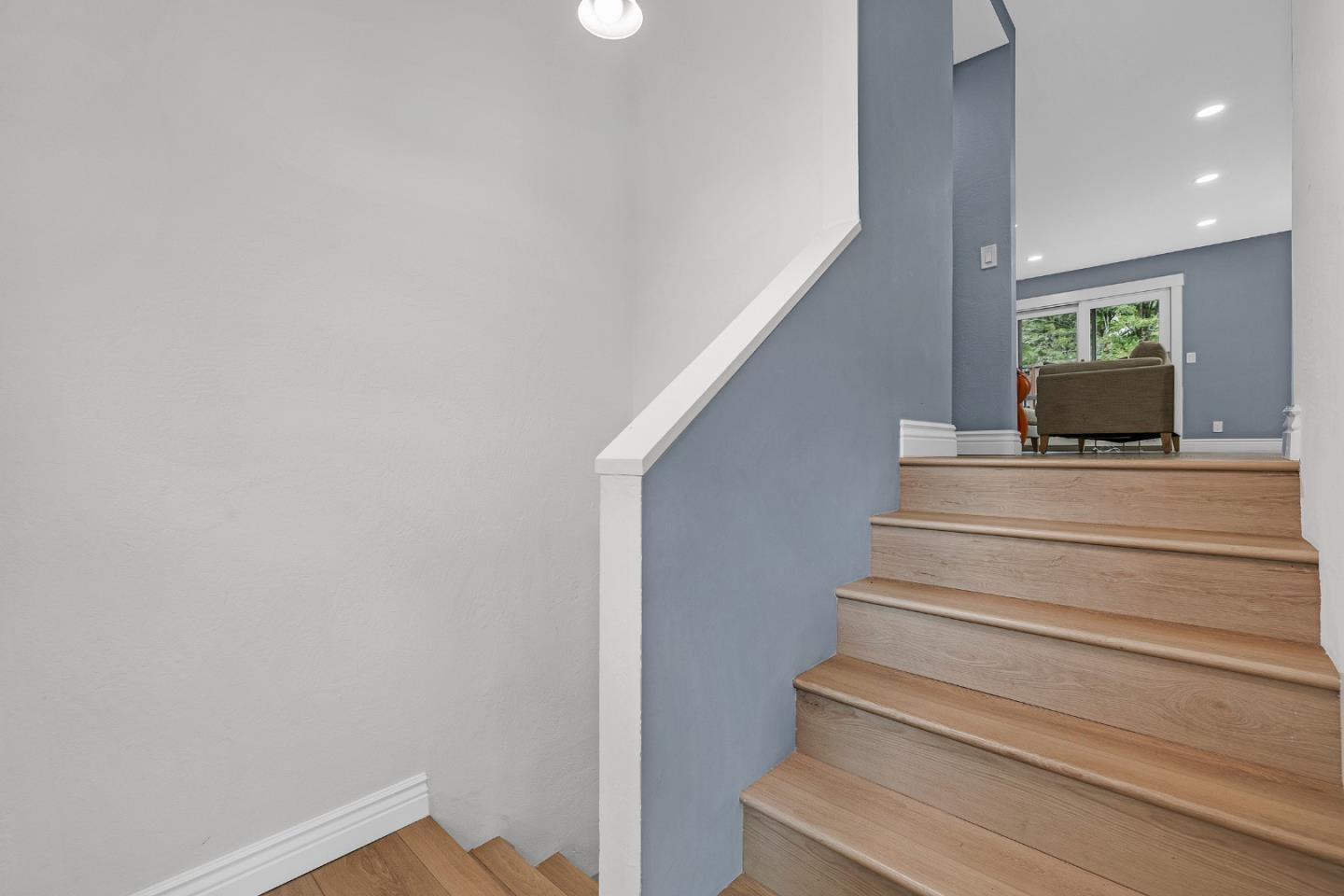 Detail Gallery Image 15 of 27 For 19 Elk Ct, Pacifica,  CA 94044 - 3 Beds | 2 Baths