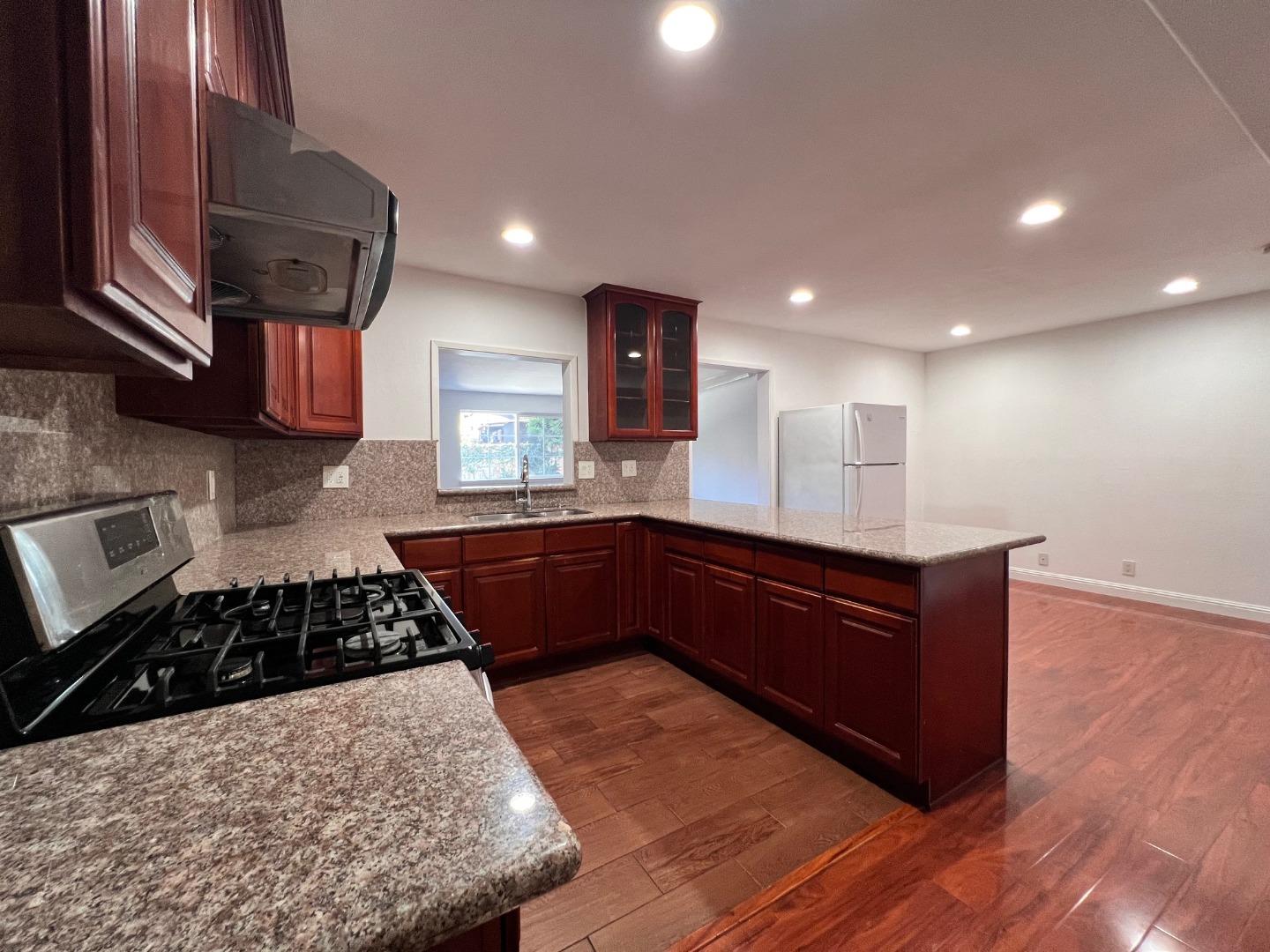 Detail Gallery Image 3 of 14 For 1412 Joe Dimaggio Ct, San Jose,  CA 95122 - 3 Beds | 2 Baths